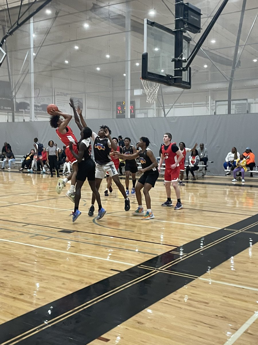 SAFutureEast's tweet photo. 🚨🚨🏀🔴⚫️ 22s start their weekend on the right foot with a hard fought victory over EHB basketball 41-39 #onamission @RcsSports Spring Icebreaker 2022 https://t.co/RyYfcBrmdN