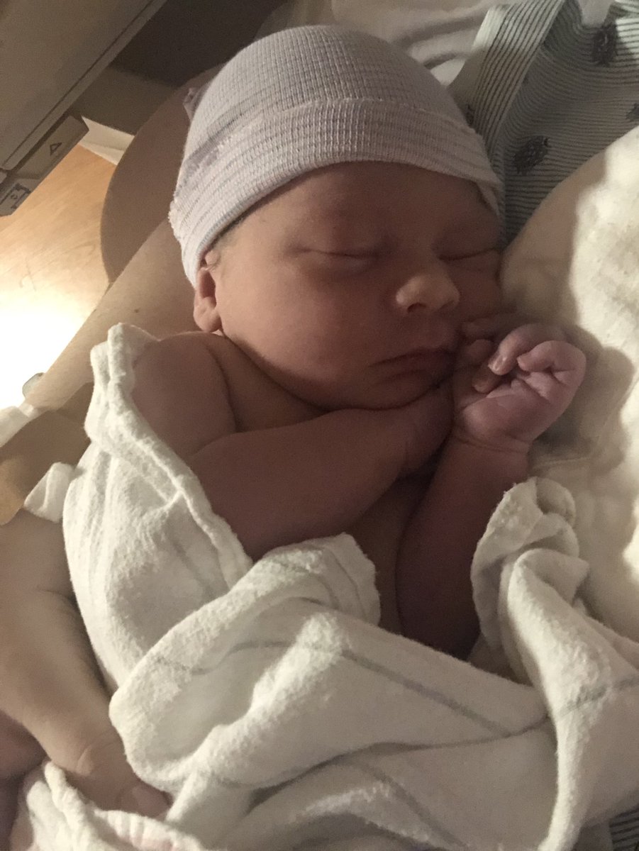 Landen Alan Todd made his appearance finally;
Friday, March 18th. 2022 @ 4:54pm. 👣💙 
Weighing in at 9.13oz &amp; 23in long. 🥰
My family is complete. 🙏🏼