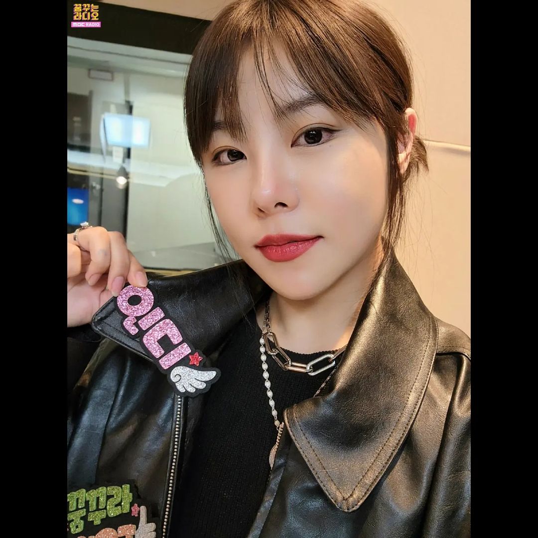 WHEElN_MY's tweet photo. [📸 IG] 220319 dreamradio_mbc

💫Dream Radio💫
#WheeinInD #SavedPictureInD #SelfieMasterInD 

Thanks to In-D's sweet voice throughout the show,
Make sure to sleep tight tonight too😘

🔗https://t.co/lBXtz8EGCy

#WHEEIN #휘인 #MAMAMOO #마마무
@RBW_MAMAMOO @THEL1VE_LABEL https://t.co/yNxqpwQfwx