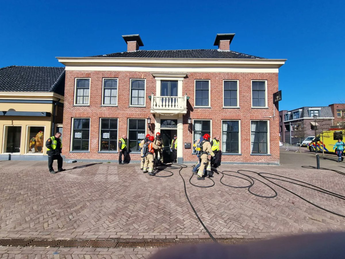 Alle ploegen hebben gespeeld in Loppersum! 🚒

Wat was het heerlijk om na dik 2 jaar dit weer met mekaar te mogen doen! 

Het is nu alleen nog wachten op de uitslag. Als de techniek mee werkt zenden we dit vanaf een uur of 19.00 live uit via ons Facebook account.