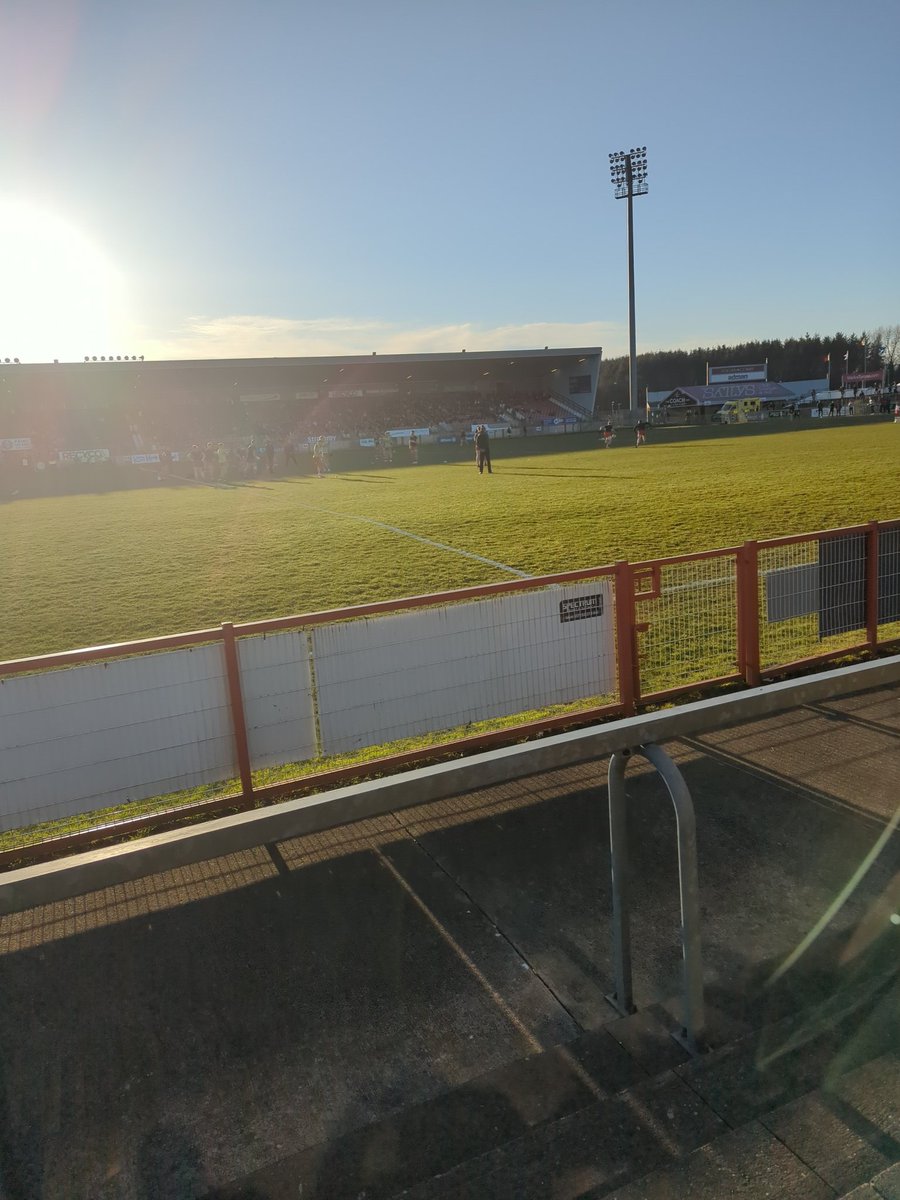 DaireDevine's tweet photo. Now that's an evening for football. Massive game for @TyroneGAALive #Tyrone4Sam https://t.co/WW61Nrpj8v