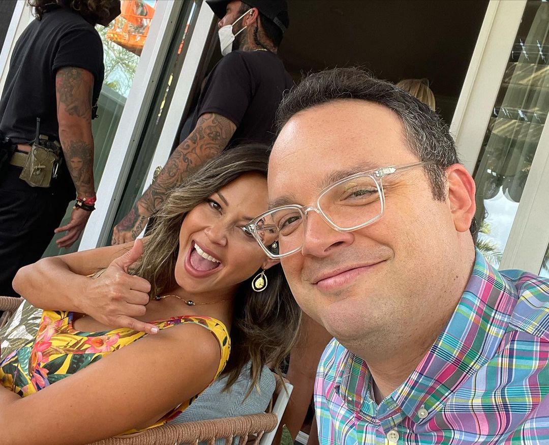 NoahMillsFans's tweet photo. "That's a wrap. Season 1 of #NCISHawaii is in the books &amp; you all in for a treat. I adore these people.I don't have words. Just thank you". 📸Mark Gessner's IG #NoahMills #MarkGessner #JasonAntoon #AlexTarrant #YasmineAlBustami #VanessaLachey #ToriAnderson # https://t.co/tw1kvEUIrH