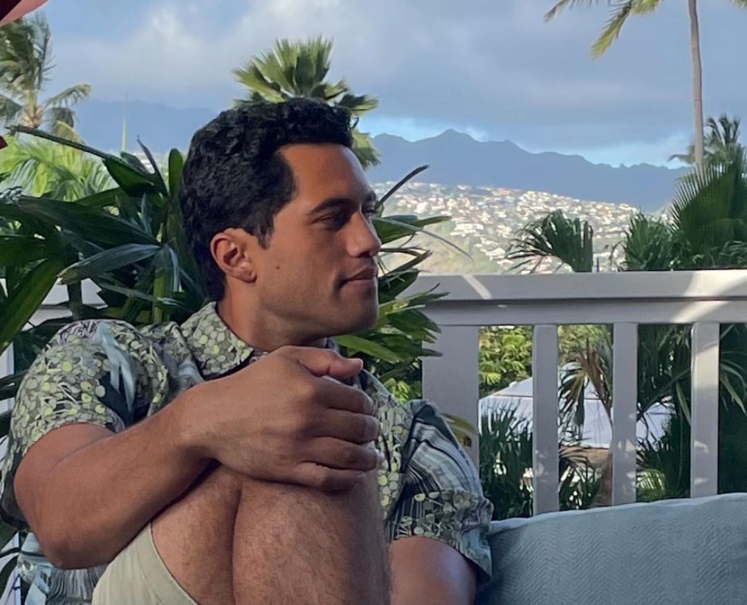 NoahMillsFans's tweet photo. "That's a wrap. Season 1 of #NCISHawaii is in the books &amp; you all in for a treat. I adore these people.I don't have words. Just thank you". 📸Mark Gessner's IG #NoahMills #MarkGessner #JasonAntoon #AlexTarrant #YasmineAlBustami #VanessaLachey #ToriAnderson # https://t.co/tw1kvEUIrH