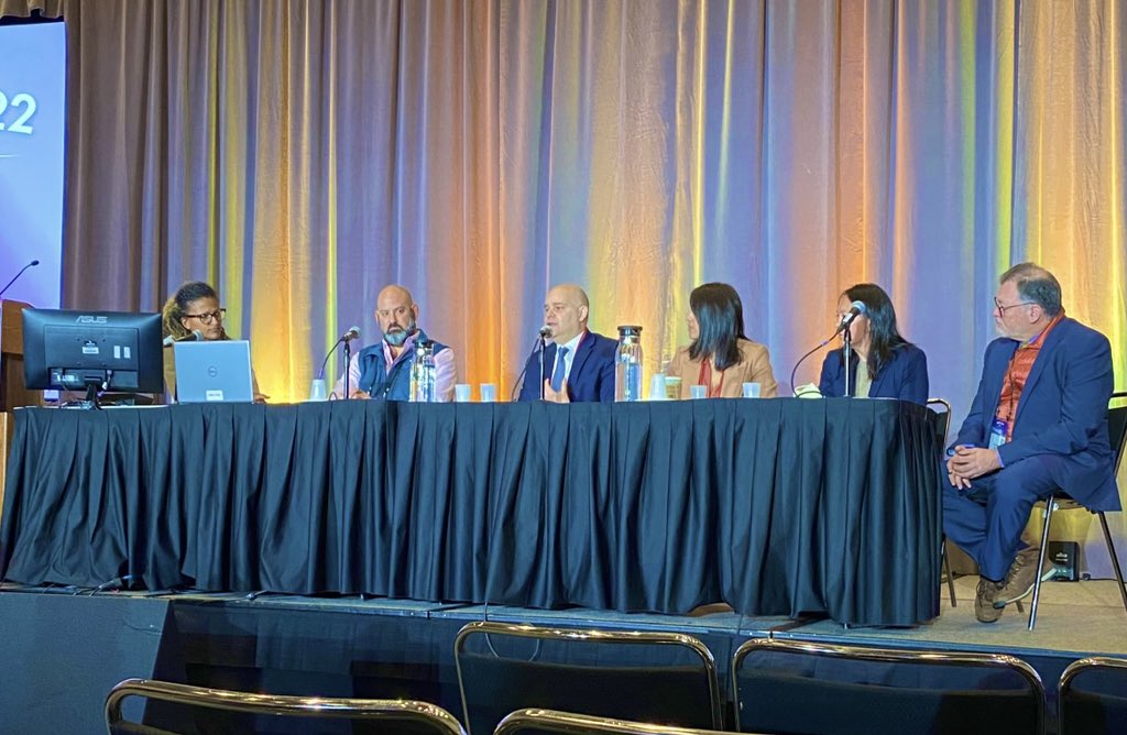 2/6 It’s been a true privilege to share the stage with an expert and knowledgeable panel on 🤖approaches to TME #rectalcancer @patsyllamd @DanPopowichMD @3isac @caycedomarula @armando_melani & Dr Virginia Shaffer