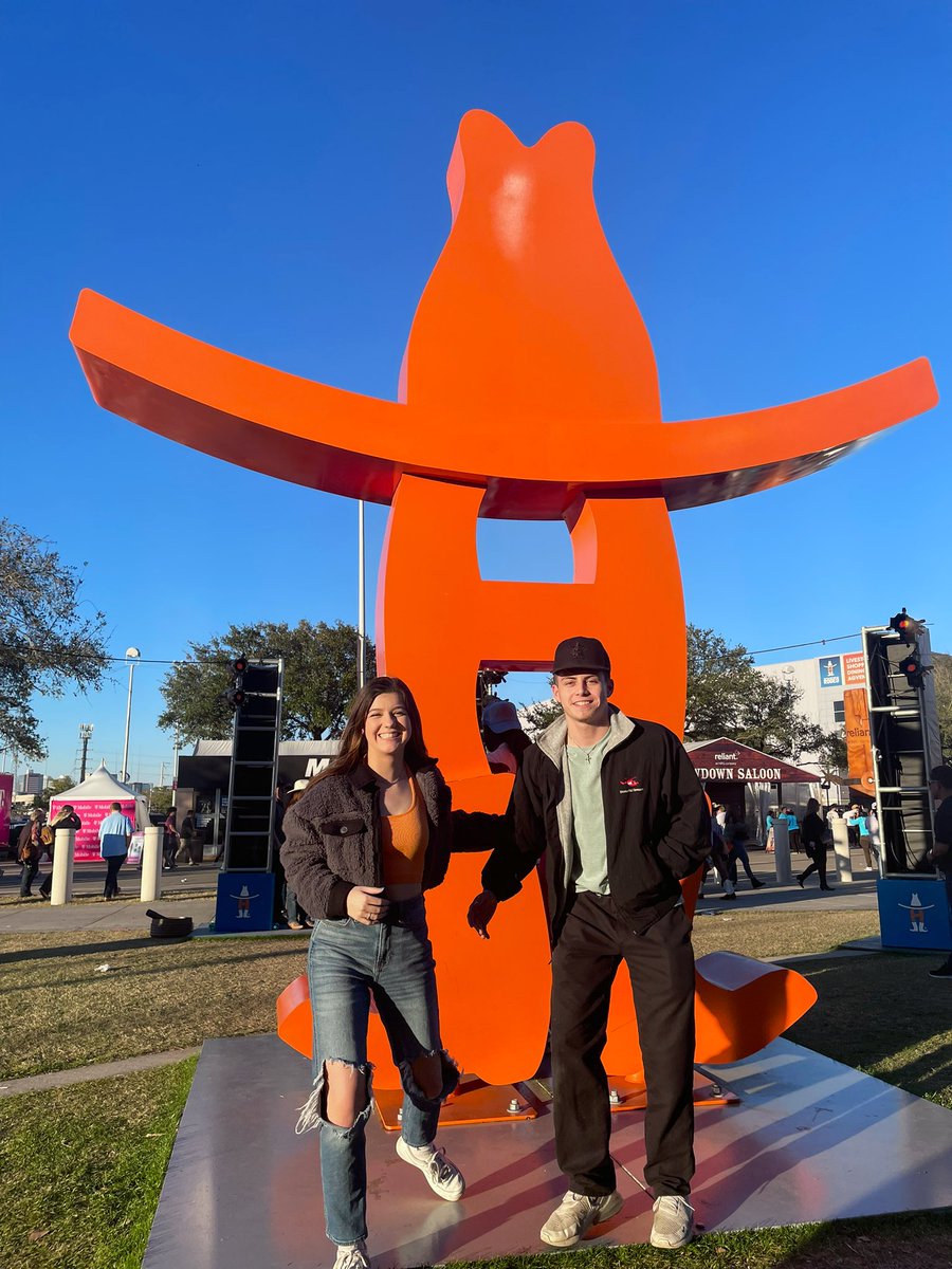 kylie_colson's tweet photo. Khalid🧡💛 https://t.co/M7c51C61OB