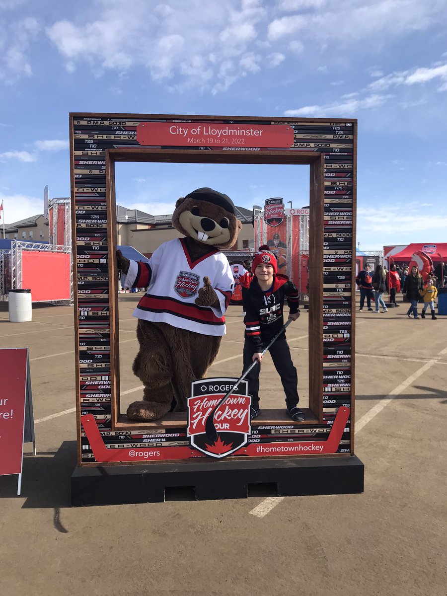 #hometownhockey <a href="/rogers/">Rogers</a>