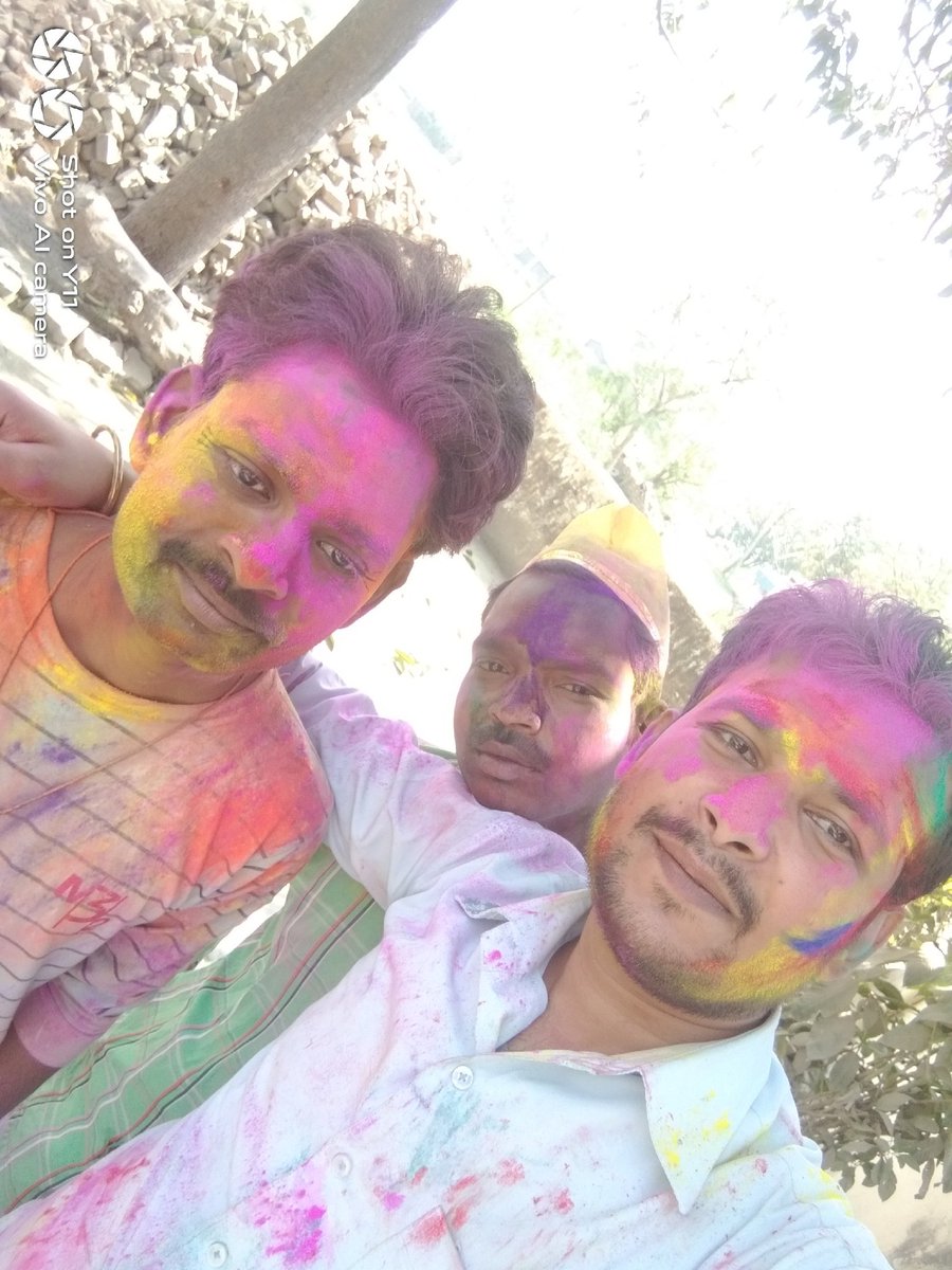 आप सभी को #होली महोत्सव की हार्दिक बधाई और शुभकामनाएं, होली का #रंग आपके जीवन में सदा ही #रंगोत्सव का माहौल बनाए रखें । आज होली के दिन माननीय #सांसद विजय दुबे जी और माननीय #विधायक विवेकानंद पांडे जी का आशीर्वाद प्राप्त हुआ।