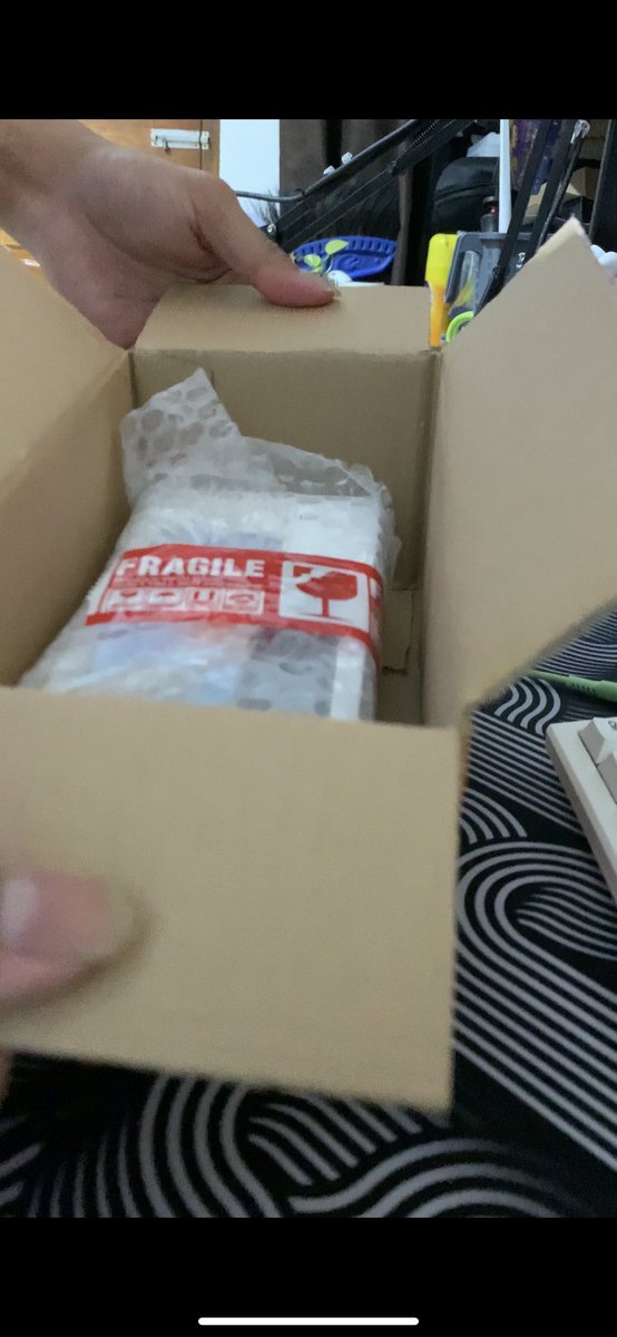 TentangANDROID's tweet photo. Pre-Order Redmi Note 11 udah sampai. tapi bonusnya kok pada gak ada ya 🤔🤔🤔

@XiaomiIndonesia @atytse https://t.co/WAa3Z5I8p0