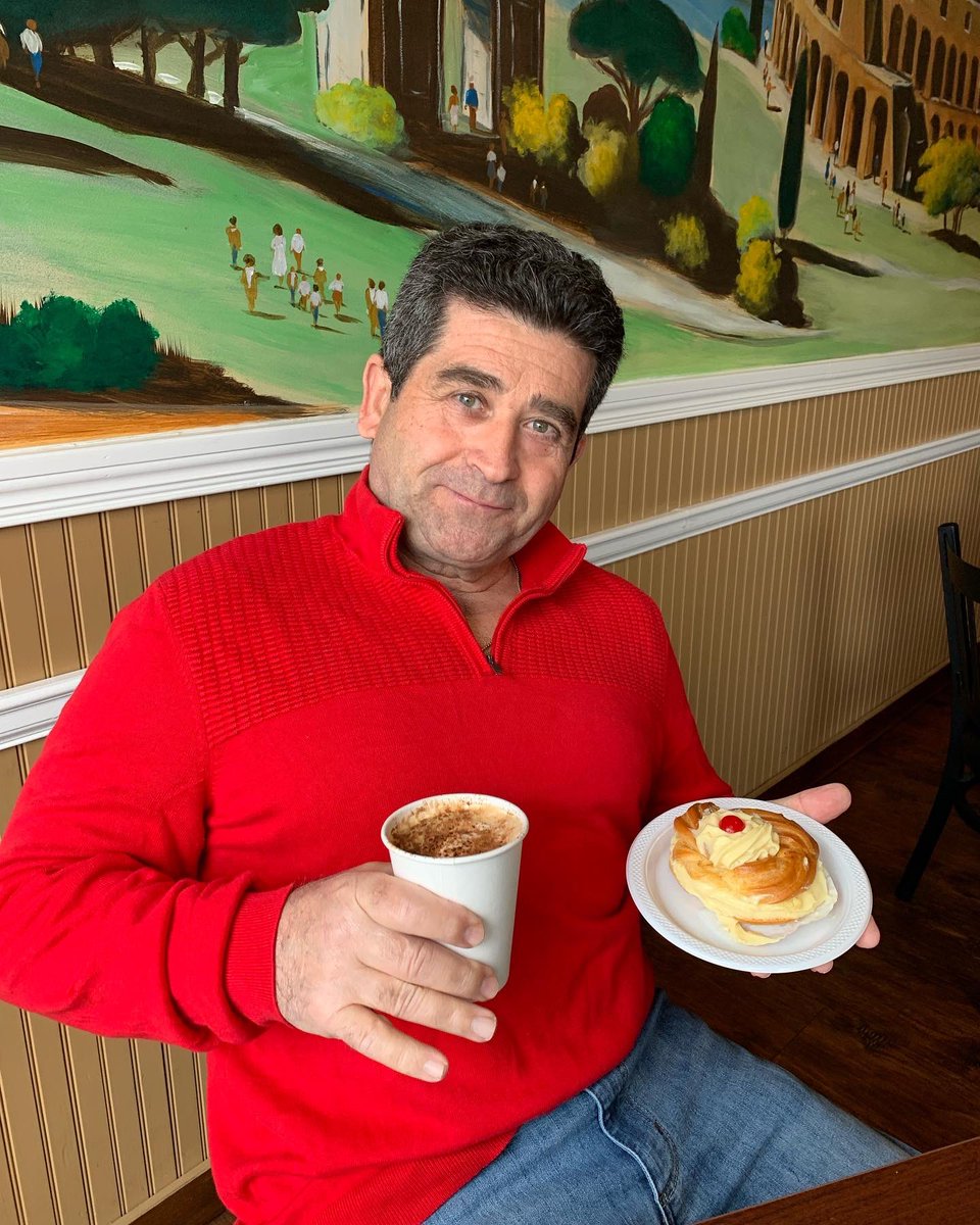 We stuck to the speed limit and got the last #zeppole. Happy St. Joseph’s Day! #FederalHill #ProvidenceRI