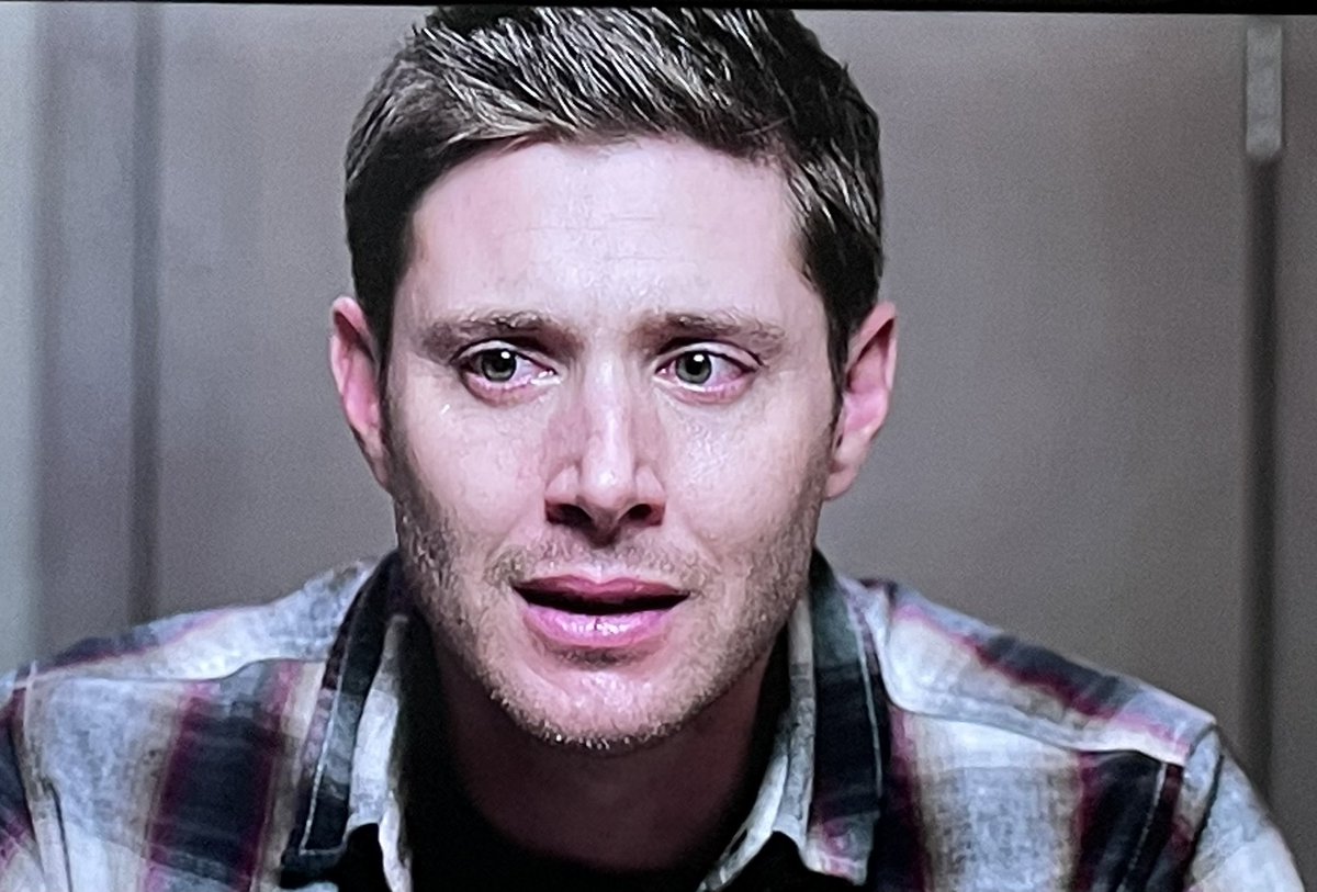 AniRobb's tweet photo. The despair, fear, sadness &amp; emotion on Deans face when he’s trying to remember his name
absolutely has me in tears every time 😢 

I wonder what @JensenAckles had in his mind while filming, to get this much sorrow 🤔 

#SPNFamily #RegardingDean #Supernatural #DeanWinchester https://t.co/6fw4mfM5c7