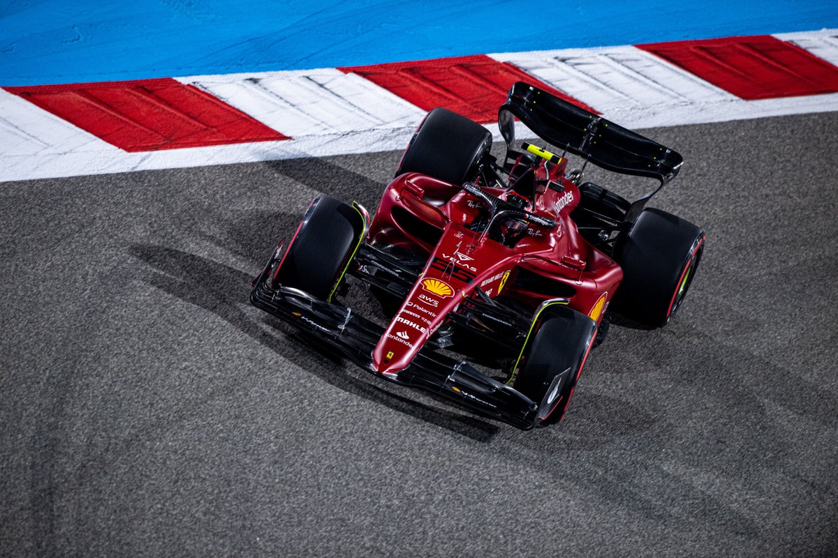 🇧🇭P3, inicio prometedor. Después de alguna dificultad, hemos logrado un rendimiento muy alto en Quali y hemos peleado por la Pole hasta el final. Felicidades a Charles y a todo el equipo por darnos un coche competitivo. A por la carrera!

👉bit.ly/36xU9xJ

-
#Carlossainz