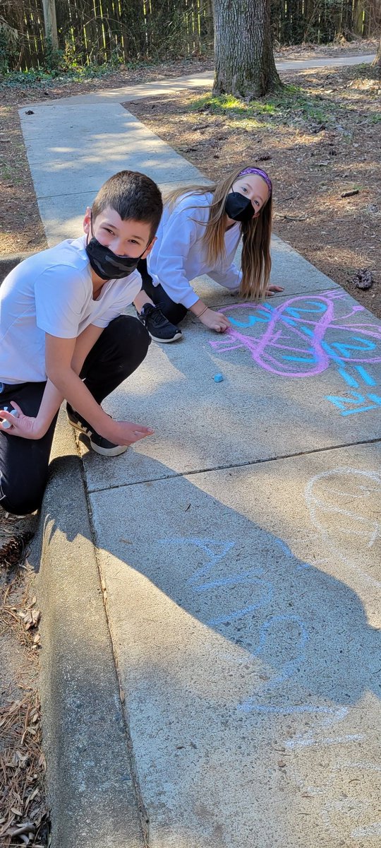 MissHatFHES's tweet photo. Math is more fun when it's ☀️ with a high of 75°!
#FHESfamily #sohappytogether #throwbacklesson https://t.co/uyq5OaXOGW