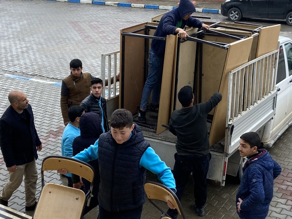 bilimder's tweet photo. Derneğimizin de organizesinide yer aldığı 1.BİRECİK KİTAP FUARI için tüm hazırlıklar tamamlandı.Birbirinden değerli yazarların da katılacağı fuarımıza tüm kardeşlerimizi bekliyoruz. @gulsengazel_ @yalszuanlar @sitkiaslanhan @TurgutMehdi @mehmetnezirg @suphicicek2 @kadirdumankd https://t.co/q8ygZcad8T