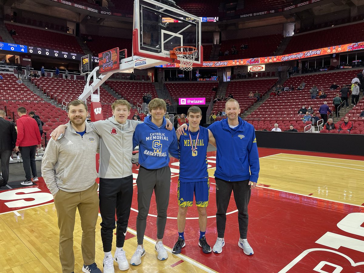 KylePendleton15's tweet photo. Congrats Cameron for earning a spot in the WIAA 3-point challenge today at the Kohl Center! Cameron shot 38-78 or 49% his senior season.  Didn’t shoot as well as he would have liked today, but still very proud of him! @CMHBoysHoops @CoachMcGlothlin @BMcGlothlin3 @BennettMcCormi6 https://t.co/JbDCabKJCz