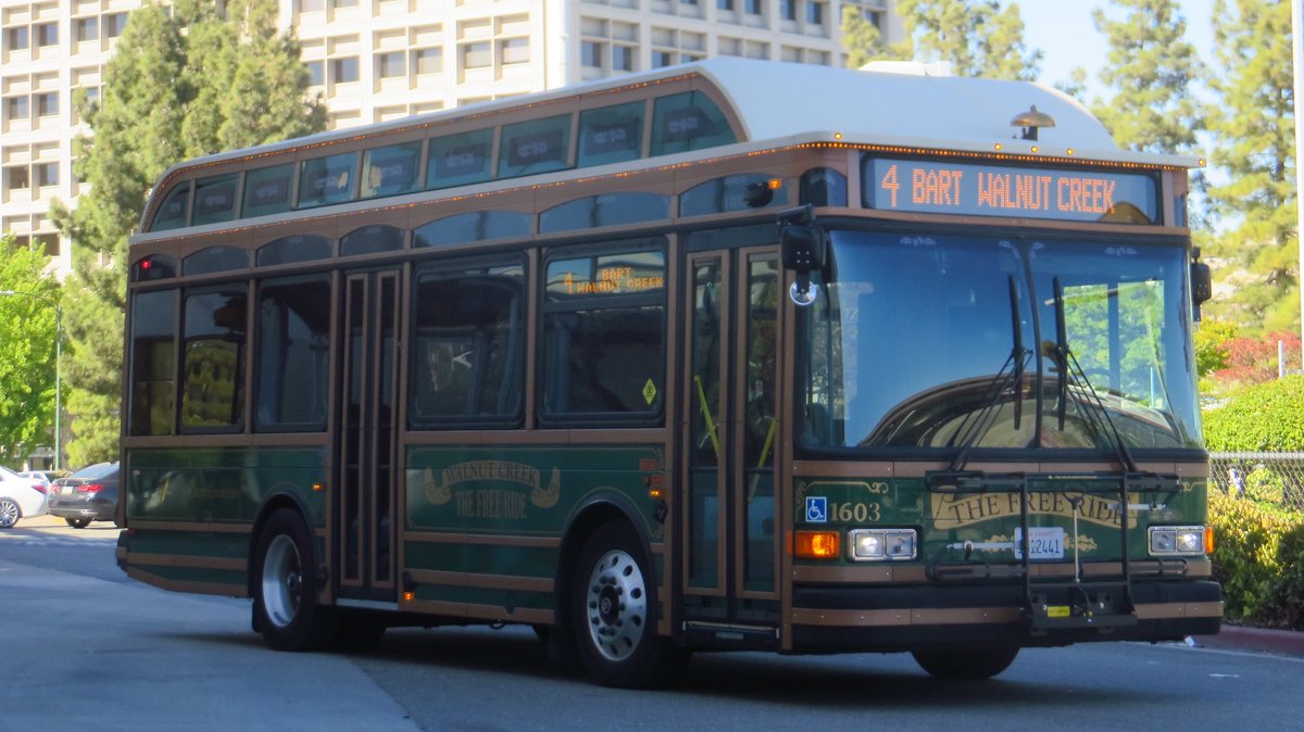 anthonynachor's tweet image. Four days before turning 34, and four different bus types are available: an MCI D4500 with #goldengatetransit, a New Flyer D40LF with #santarosacitybus, a Gillig all-electric replica trolleybus with #countyconnection, and an Arboc Spirit of Mobility with #lodigrapeline.