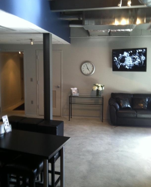 VMSTUDIOS's tweet image. We are celebrating 10 years of lessons at our Riverside Drive location today! Flashback to our lobby on 3.19.2012, just moments before our first student would arrive to see our new facility 🎹✨