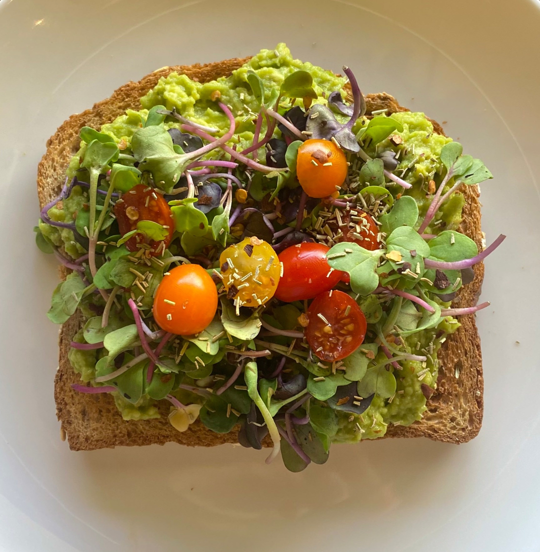 Smashed Avocado toast with all the toppings you could wish for 😊 

#earnesteats #breakfastgoals #breakfastinspo #superfoods #avolove #sandiego #goodvibes #goodvibestribe #healthyeating