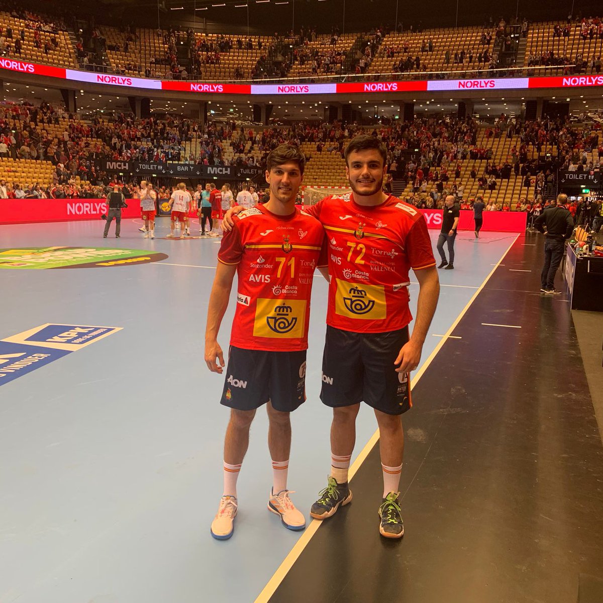 RFEBalonmano tweet media