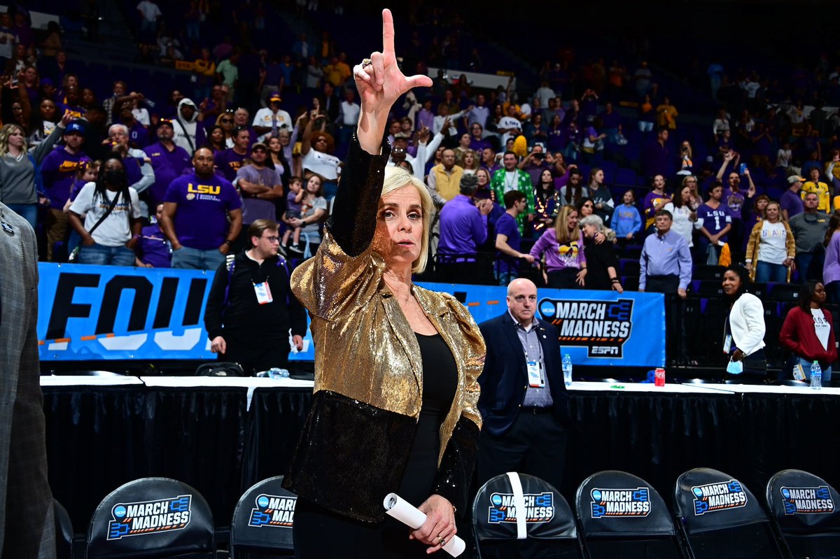 LSUwbkb's tweet photo. For Louisiana https://t.co/XD7Pbi9xr8