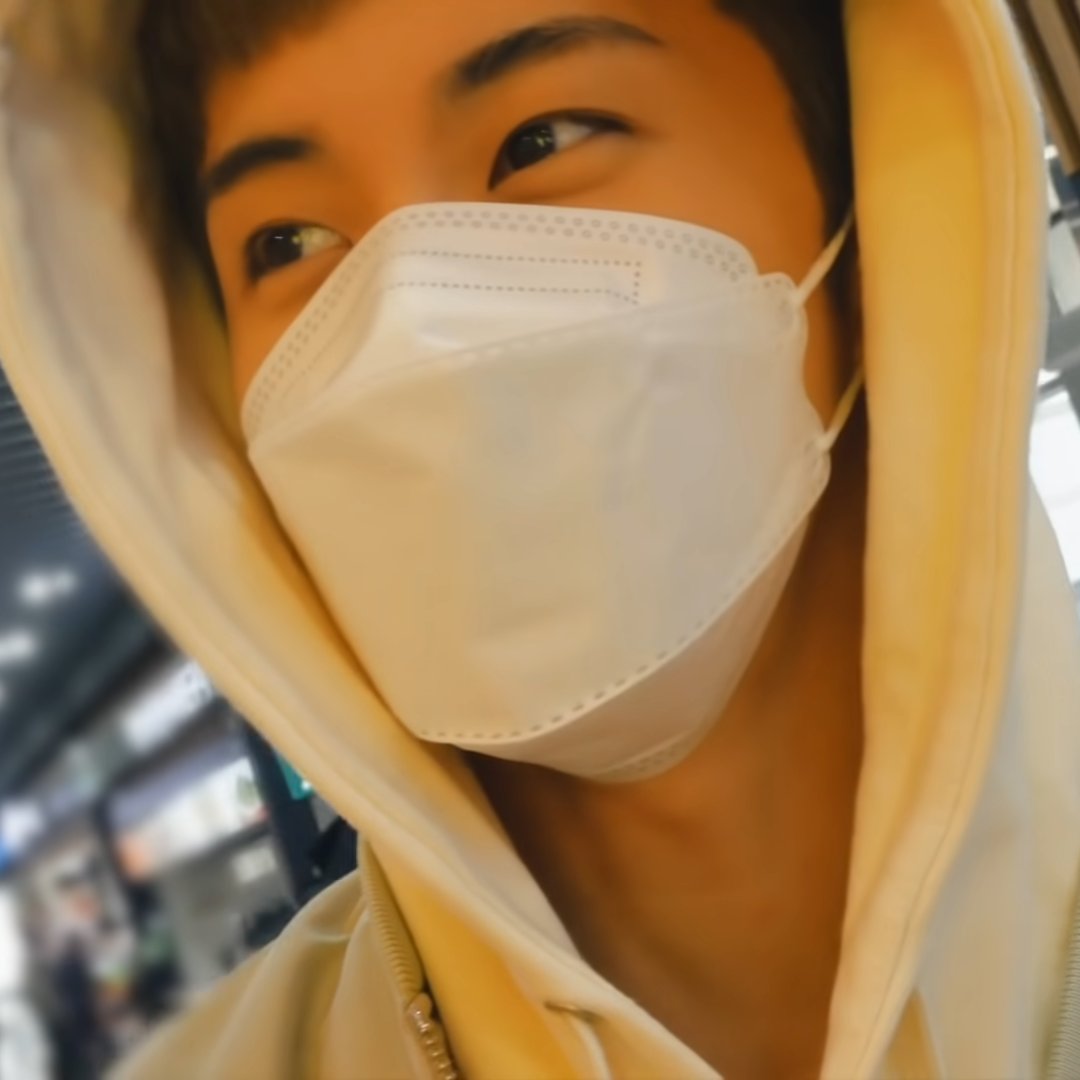 marklee_pics's tweet photo. #MARKLEE #마크 in Life is still going on | 7llin’ in our Youth | EP. 1-3
QT pie😷 https://t.co/vziWHc1lcU