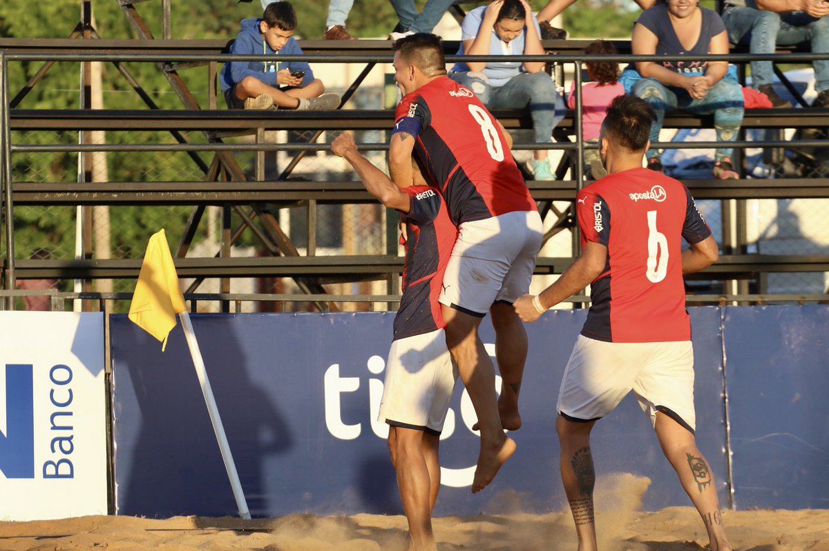 SuperligaAPF | ¡FINALISTA!

El Ciclón selló su pase a la final, venció a Garden por 4 a 3, los goles fueron obra de Amado Rolon, Carlos Carballo, Sixto Cantero y Carlos Moreira.

#LaPasiónDelPueblo🔵🔴