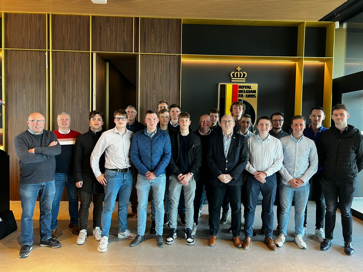 EngelsPascal's tweet image. West-Vlaamse delegatie op Talentendag Voetbal Vlaanderen #norefnogame @Voetbal_VL @rbfa2787