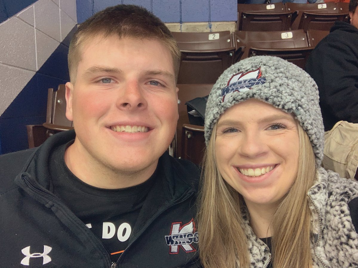 _justcallmekj's tweet photo. we come for the beer 🍺🏒 #KWingsPhoto https://t.co/dK40sZBmFf