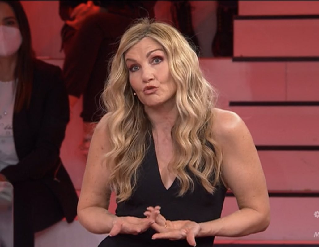 MrtnG02's tweet photo. “È un problema tuo se non capisci Alex”
URLALO LORELLA URLALOOO #Amici21 #FantaAmici https://t.co/rTj4UPh6fB