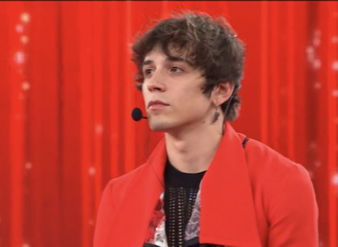 MrtnG02's tweet photo. “È un problema tuo se non capisci Alex”
URLALO LORELLA URLALOOO #Amici21 #FantaAmici https://t.co/rTj4UPh6fB