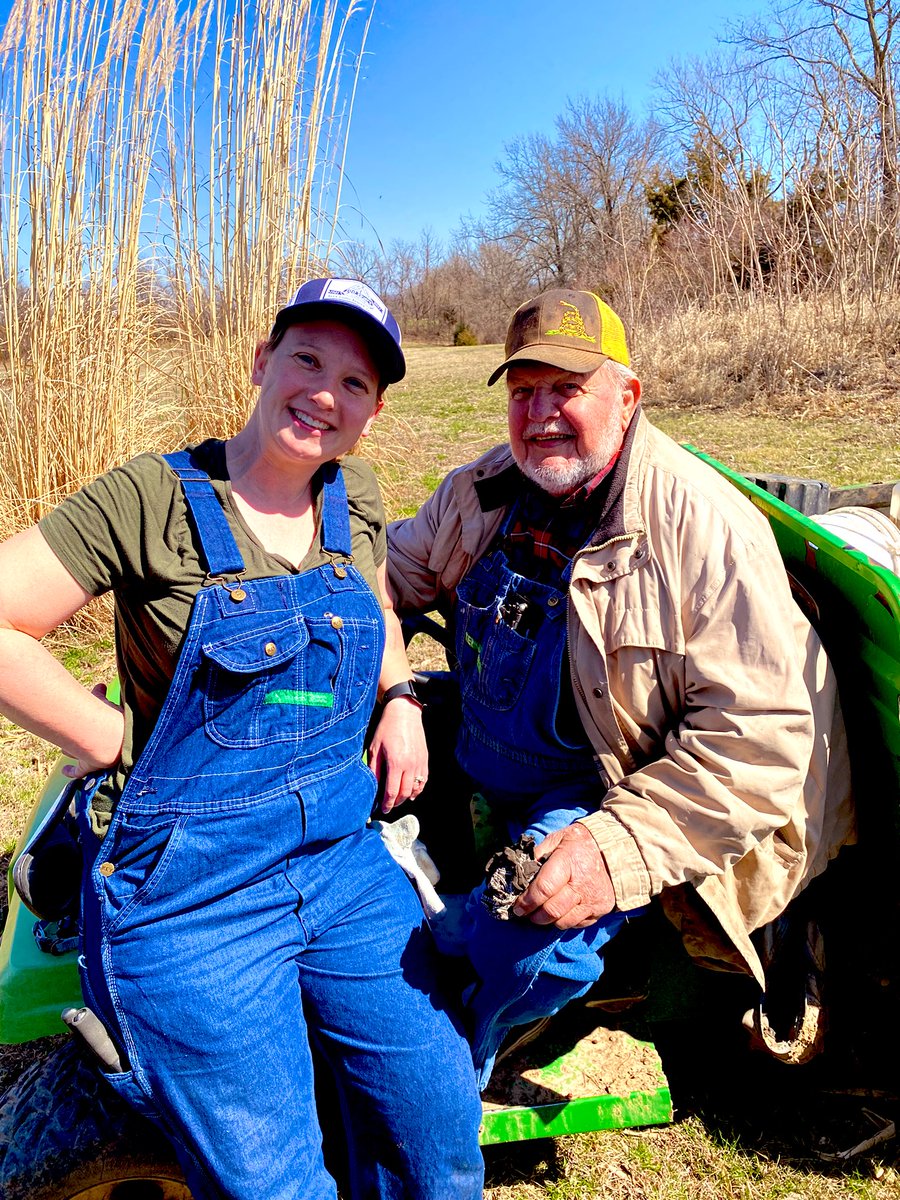 TheRealMrsBo82's tweet photo. My 90’s day overalls came in handy getting the ladies dressed for the season today! @TBozlr #BoBerries #Pockets #SoManyPockets https://t.co/maJLa7Fpbw