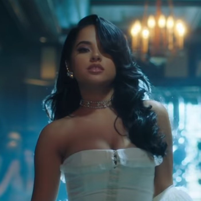 Becky G se convierte en la artista MAS JOVEN (en general) en tener 2 videos que superan los 2 BILLONES de Views en YouTube.

— ¡Felicidades Queen!