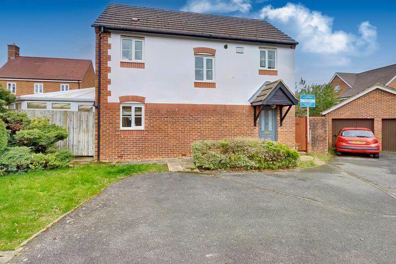 Angela_richmond's tweet photo. @PlanningShit on Rightmove right now. Thoughts? https://t.co/kCQvGGEYIV