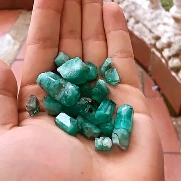 Becky6520's tweet photo. Any idea what this is? https://t.co/nS2Adx9fyd