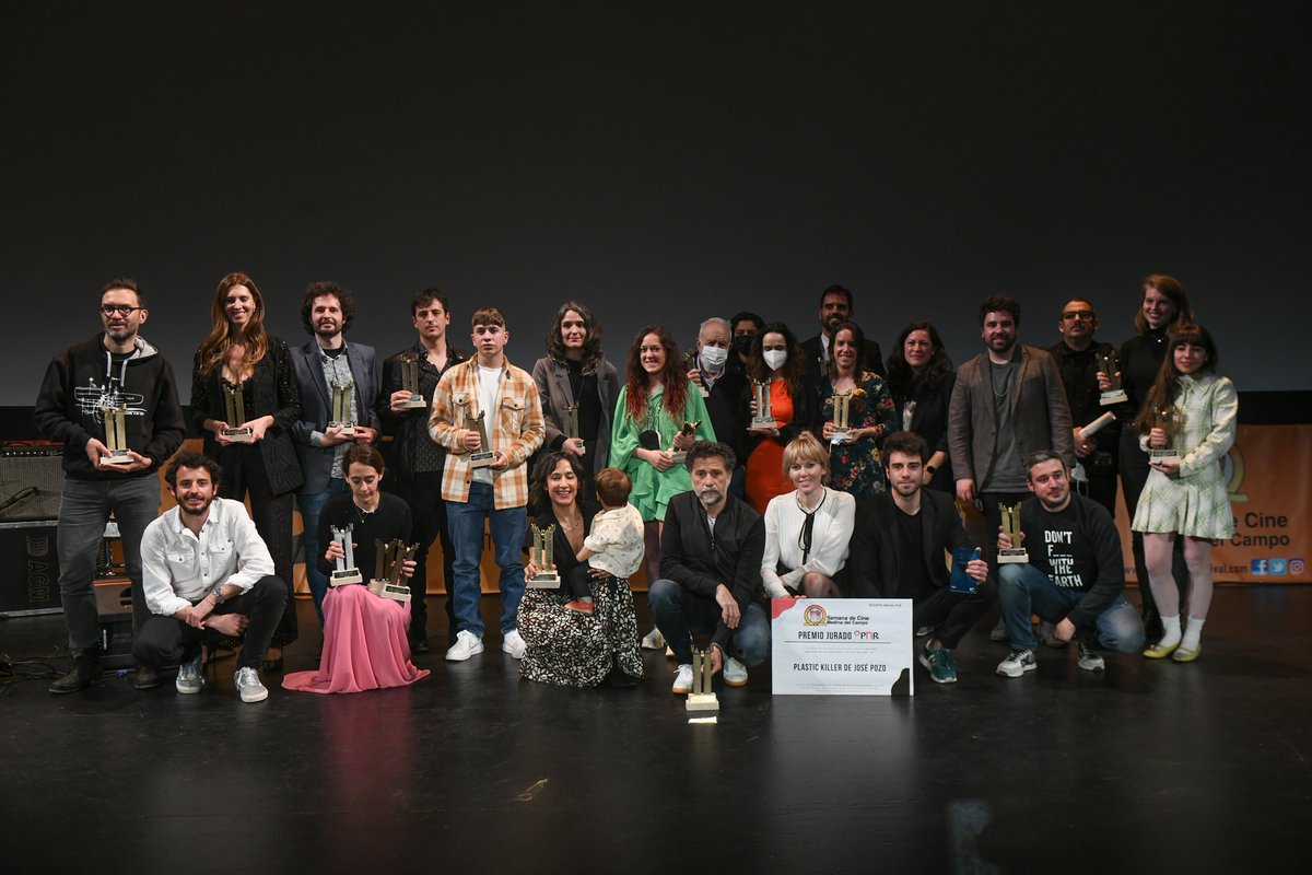 Zampanocine's tweet photo. Nuestro corto POR UNA VIDA MEJOR, dirigido por Laurie Stührenberg, ha ganado el premio al mejor corto documental en @FestivalCineMed premio que preselecciona para los Goya. Mejor estreno imposible. Gracias al equipo y a las mujeres que han compartido con nosotros sus historias! https://t.co/pVWaQagSJI