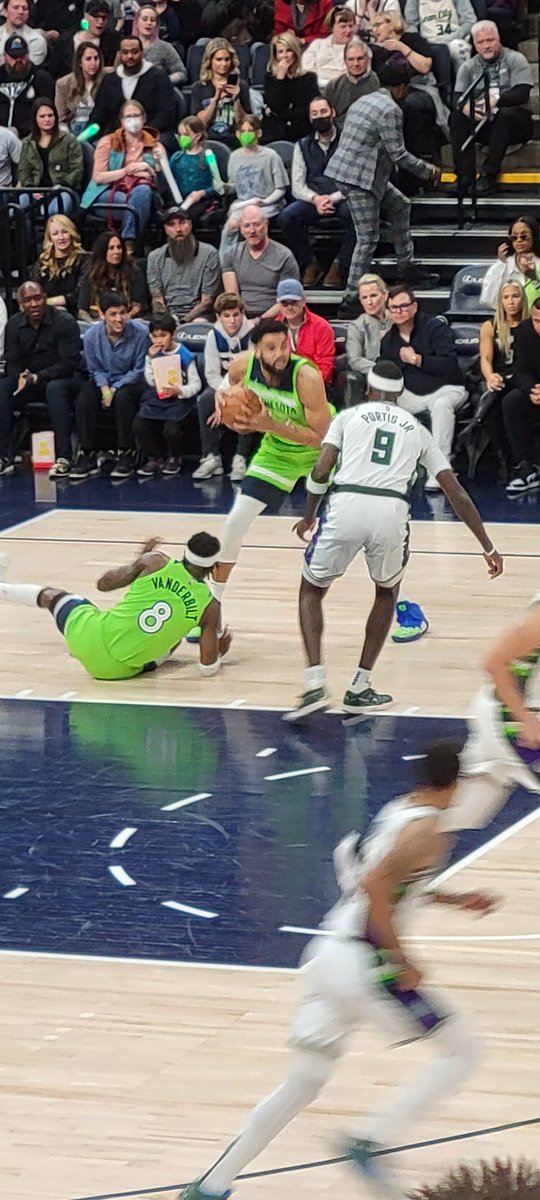 TWolvesArmy's tweet photo. #InGamePhotos https://t.co/9klExr9M4k