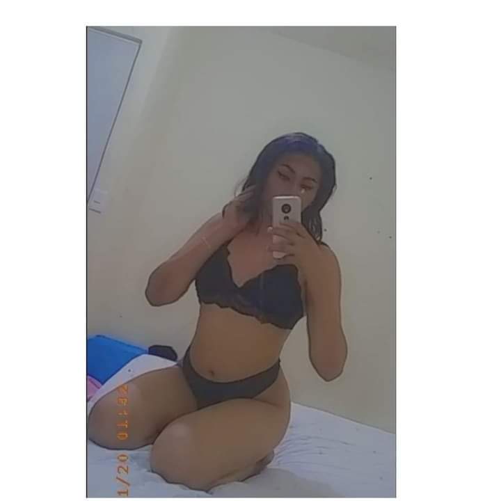 ZamiraL90648506's tweet photo. Quien me presta su verga para hacer contenido 😈 https://t.co/Ljcoyl0uKD