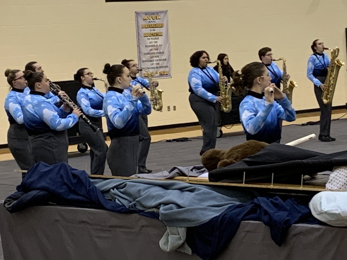 KHS_KTECH's tweet photo. Winter Winds warming up for their State Finals run. https://t.co/Wdvbqwifeh