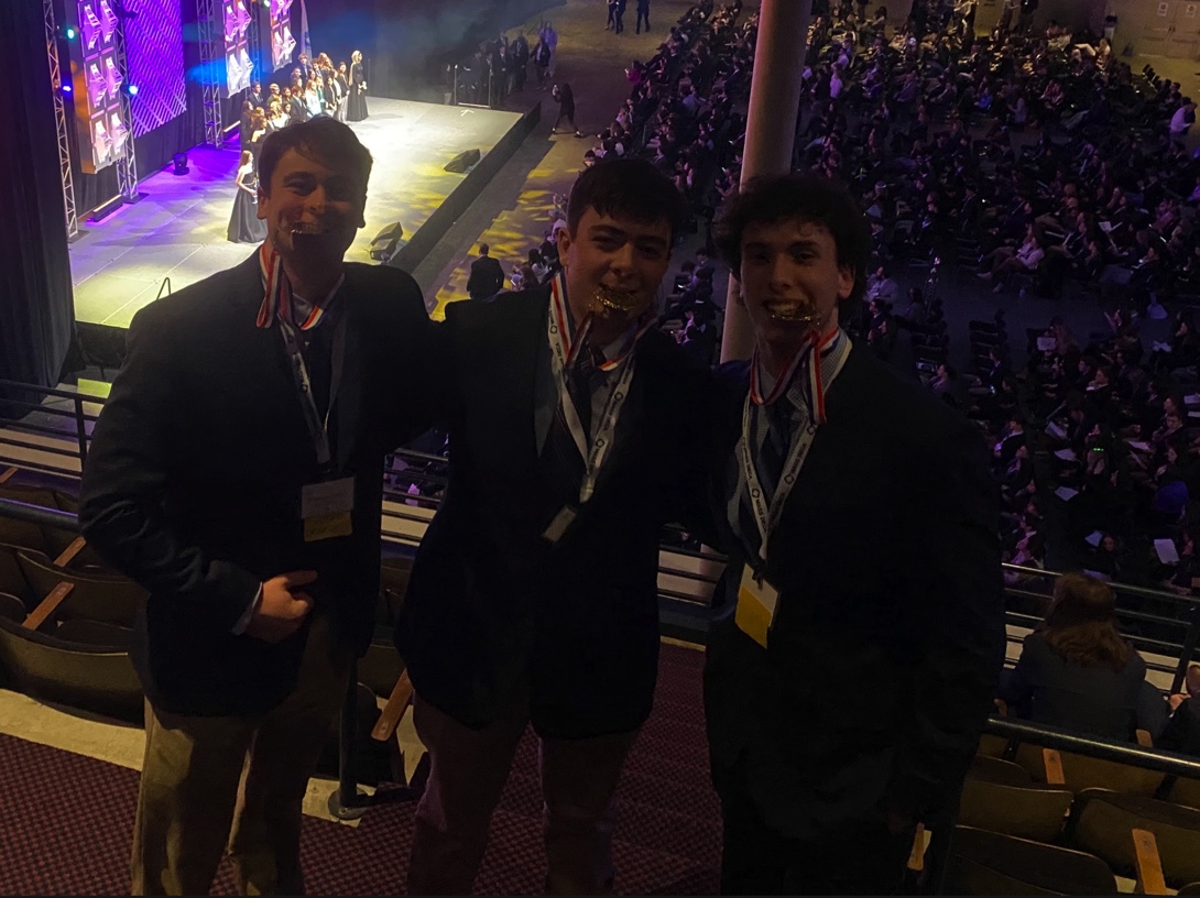 FranklinMA_DECA's tweet photo. Brendan McCormick ('22), Timothy O'Keefe ('22), Evan Raider ('22)- Top 10 Business Operations Research! 2021 ICDC Qualifiers, 1st Place Districts 2022! Leadership, Character, Consistency. Any team/organization would be well served to include these 3! @FranklinHS https://t.co/hohTP7ktkS
