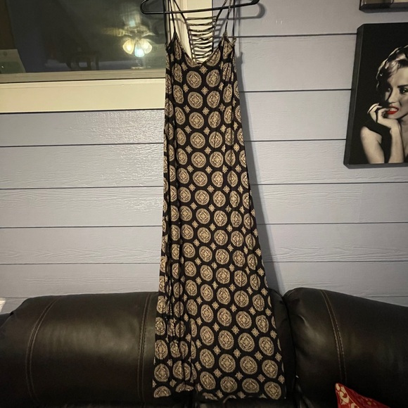 SuziWagner1's tweet photo. So good I had to share! Check out all the items I'm loving on @Poshmarkapp #poshmark #fashion #style #shopmycloset #handcrafted #forever21 #meowaish: https://t.co/qyhGZaD5xa https://t.co/tgrrSsnSvt