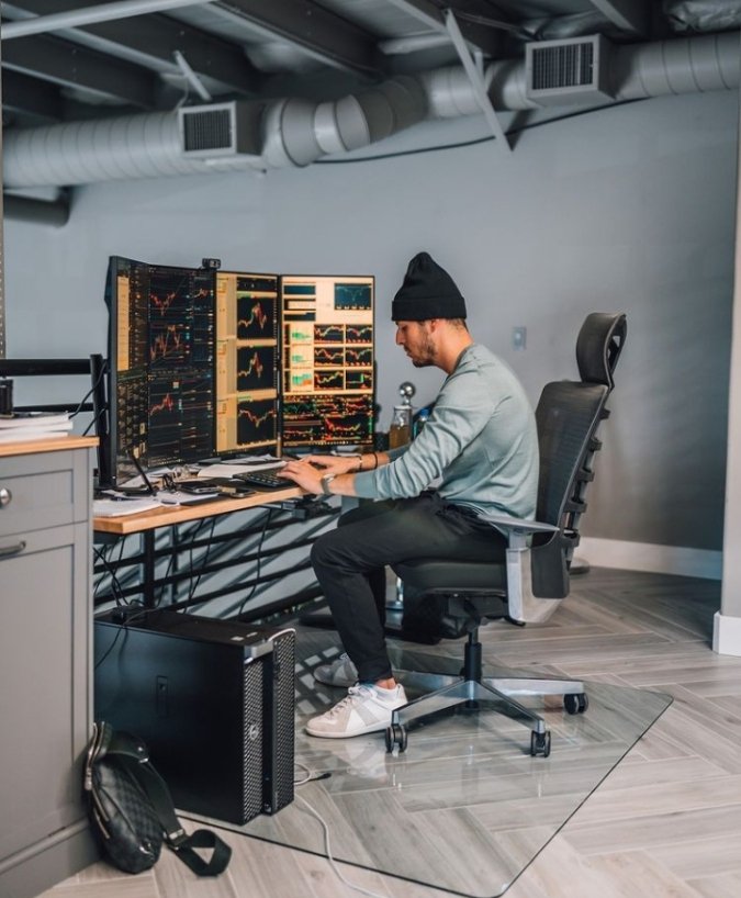 Dennismayson9's tweet photo. Success usually comes to those who are too busy looking for it✊🧑‍💻 https://t.co/akFdIUCp4L