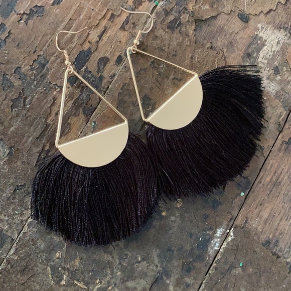 So good I had to share! Check out all the items I'm loving on <a href="/Poshmarkapp/">Poshmark</a> #poshmark #fashion #style #shopmycloset #itzon #chicos: posh.mk/JHHeKP7ixob
