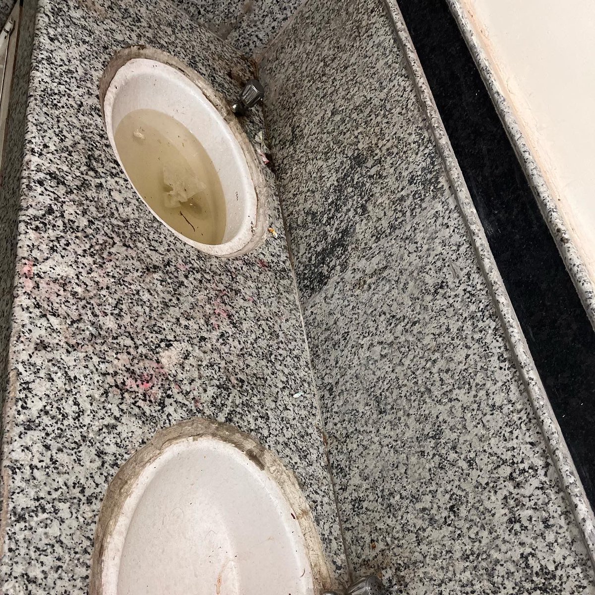 _misu___'s tweet photo. #humanrighttowaterandsanitation @DUSUofficial @lbcduofficial @ugc_india @EduMinOfIndia @dpradhanbjp @narendramodi @rashtrapatibhvn mean??? You're got to be kidding if this university comes amongst top the universities of the wOrLd. https://t.co/yIBre8ZpBb
