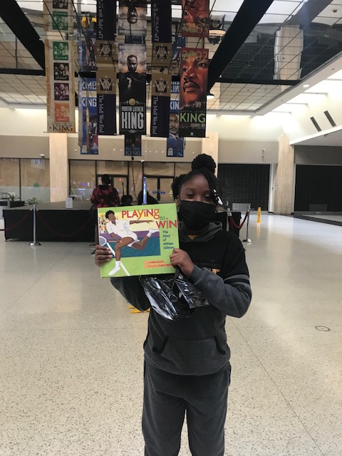 Avant_GardeBks's tweet photo. #TrueRoyalty ๐ No voodoo. No evil stepmothers. No poison. No murder. No fighting. Every story is filled only with positive images and messages! ๐ Get a copy for your princess! #PrincessMaude #PrincessTiffany #PrincessFelicia #PrincessValerie https://t.co/vuYNxwXB9O https://t.co/34sK3ZrXNr