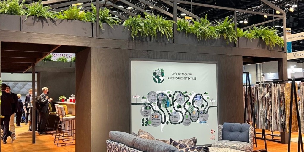 SleepSavvyMag's tweet photo. For this newbie EXPO 22 was crazy fun and just a tad overwhelming. First impression walking in...the booths. Organic, creative and comfortable with a hint of whimsy.

@ISPAsleep @LatexcoU @BekaertDeslee @BekaertDeslee @DT_Perry @Englishwriter #ispaexpo #globaltextileallianceinc https://t.co/KlFB7IXoJS
