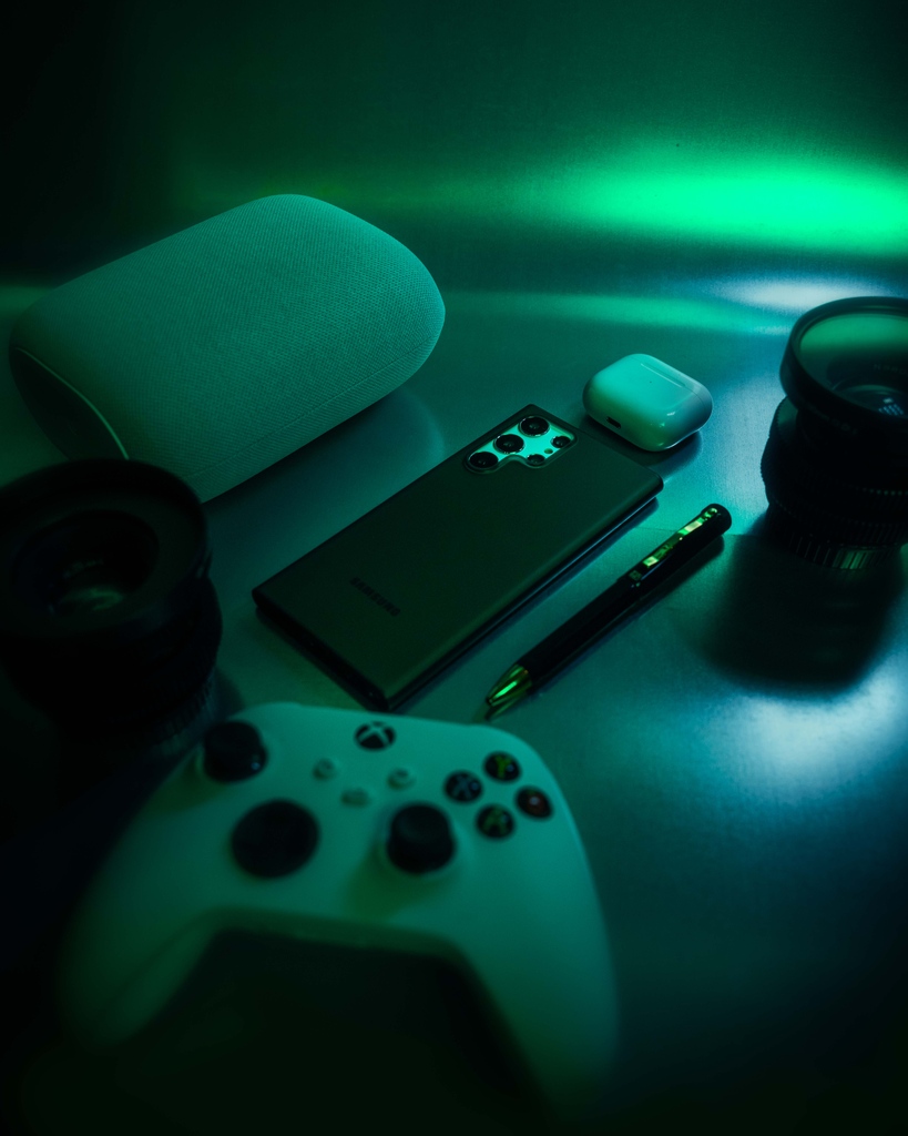 PHNXShop's tweet photo. We could waste your time with facts about our ‘revolutionary design’, or we could just waste your time by writing a caption about how we are wasting your time to pump our analytics

Samsung Galaxy S22 Case | Matte Black

Buy it here: https://t.co/6Er3R3wjqd

 #galaxys22 #tech https://t.co/YdAgAMciVs