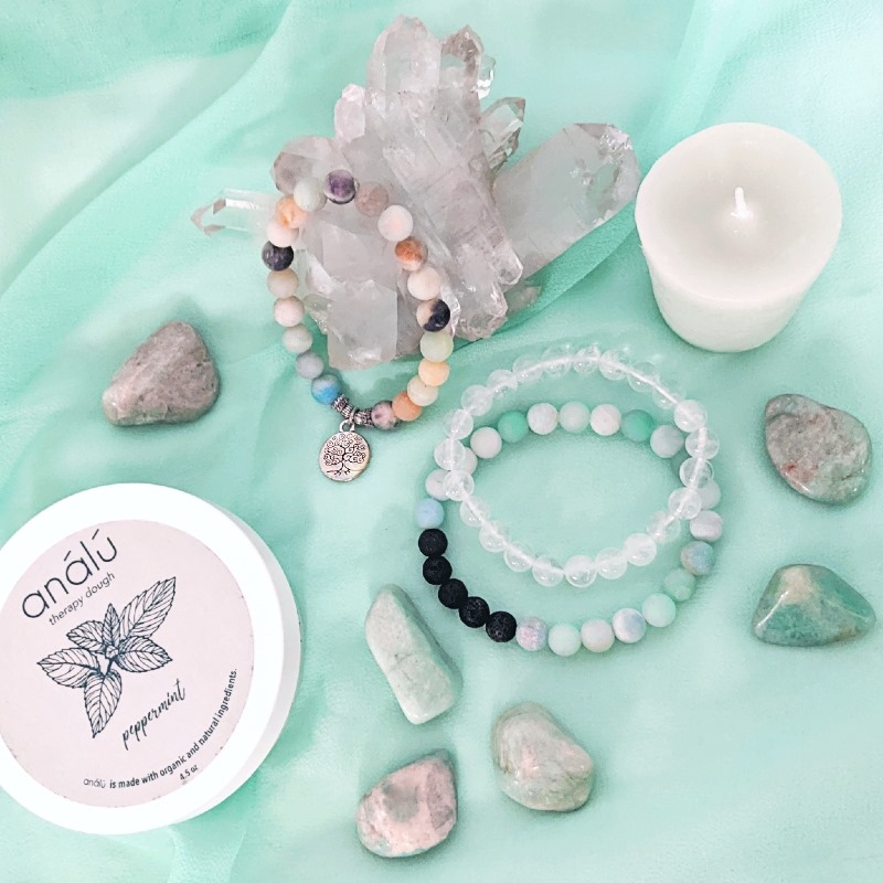 Westport_KC's tweet image. Shop some of Kansas City’s finest jewelry and crystals at Vulcan’s Forge and Aquarius’ Pallet Picking Party on Saturday, Mar. 26 from 12-7pm and Sunday, Mar. 27 from 12-6pm! #exploringkc #kcevent