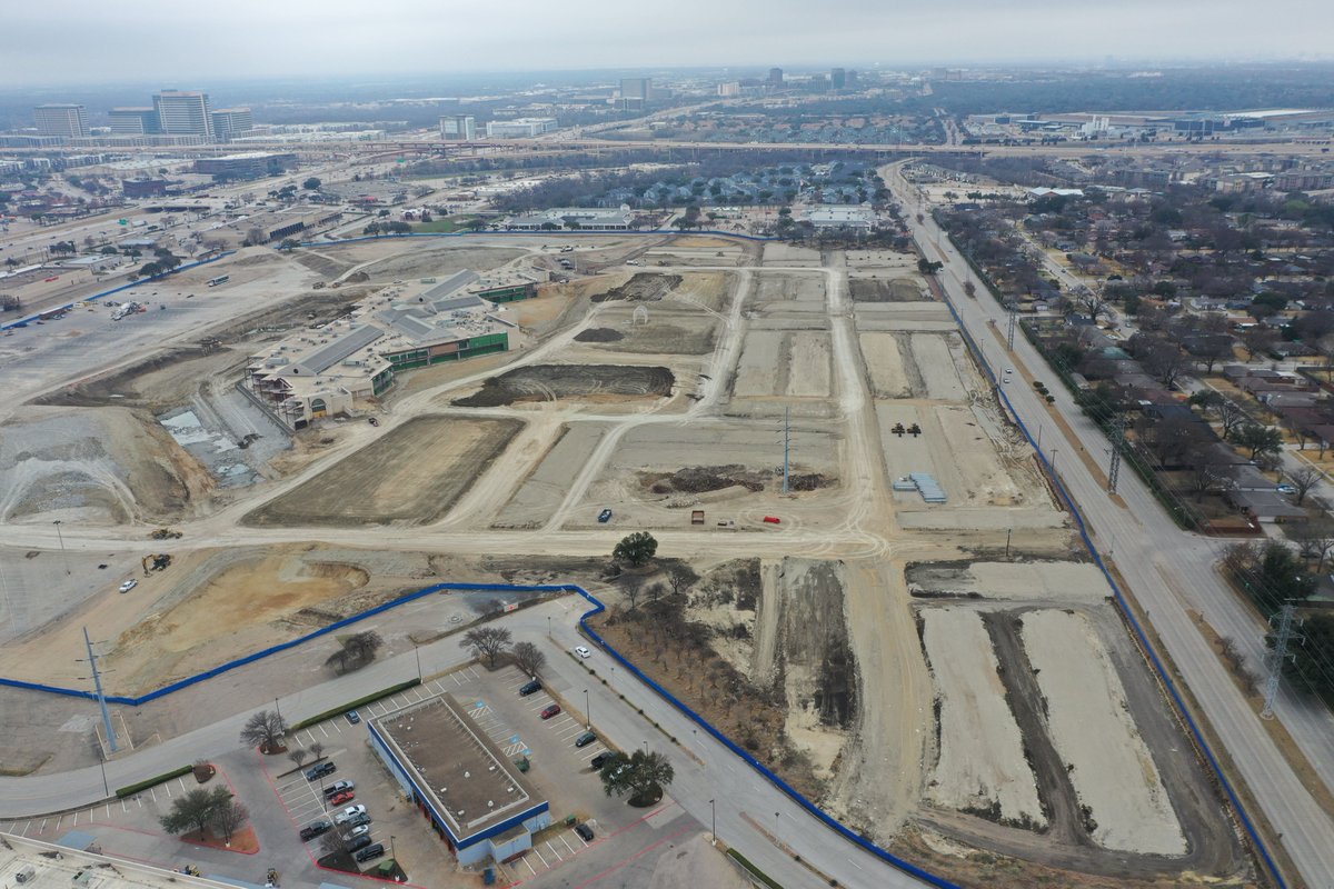 cityofplanotx's tweet photo. Wonder what's happening at the Collin Creek Redevelopment project? Check out this construction photo from March 14! Grading of the new street network is underway. Most of the work right now is concentrated on the east side of the property and the former mall. https://t.co/fpzCPKQrFp