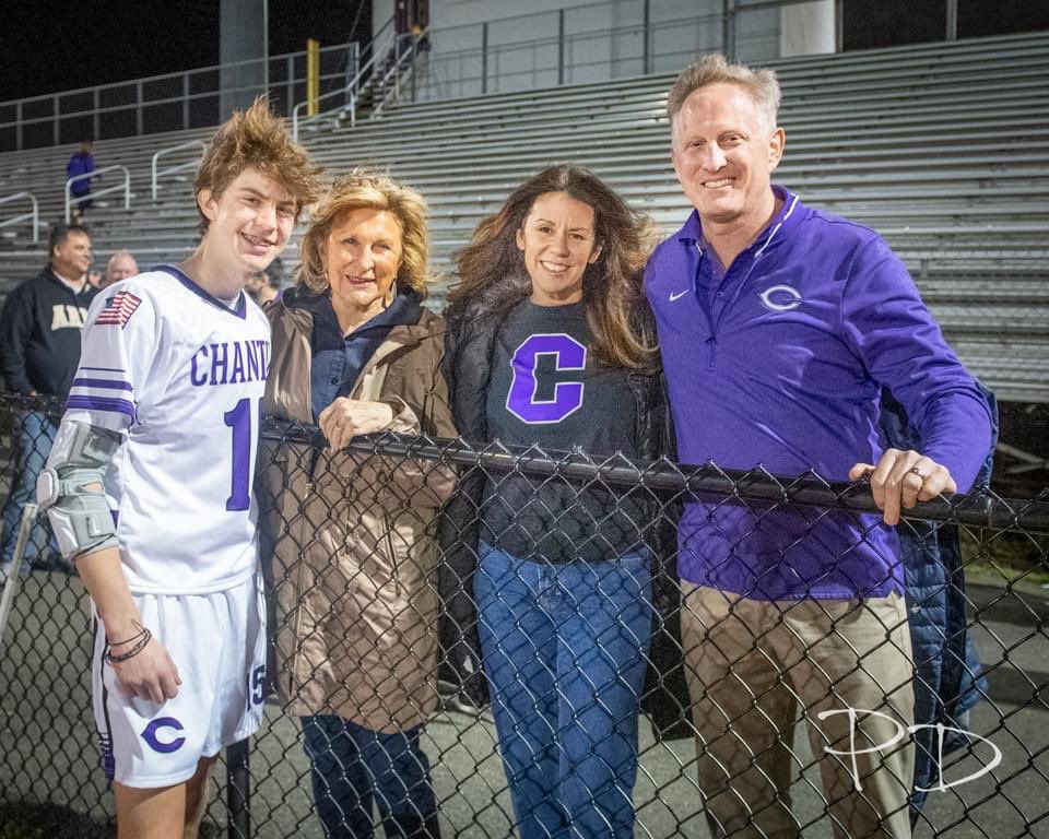 Phil Chantilly tweet media