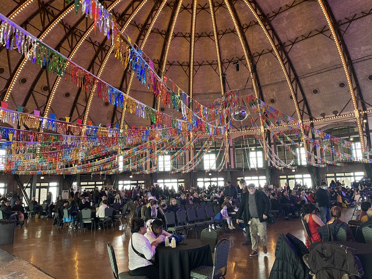 chicagosamir's tweet photo. Little rain not stopping a beautiful #Holi celebration on @NavyPier with @chicagosmayor @KumarAmitMEA @SmitaShahChiIL https://t.co/r6ajEeS5Wo
