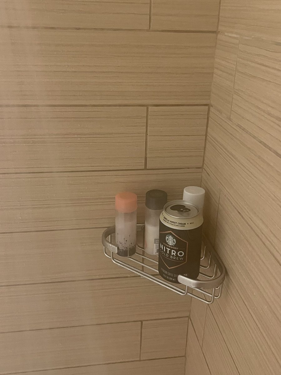 YeenVibes's tweet photo. Dang, this hotel has everything! #showercoffee #round2 https://t.co/4F3WH4d5uw
